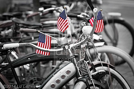 LL3264  IMG_2886_VINTAGE_BIKES_COLOR_FLAGS